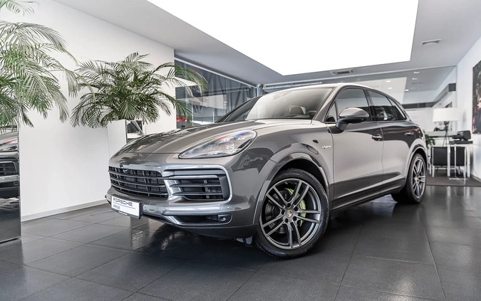 Porsche Cayenne cena 399000 przebieg: 67562, rok produkcji 2020 z Sępopol małe 277